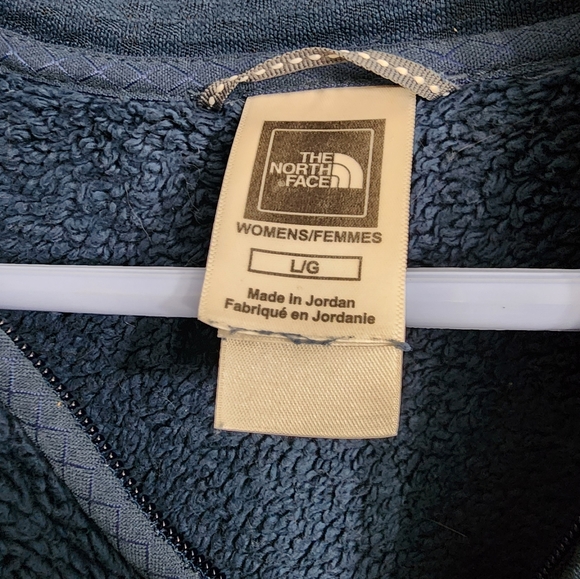 Women's North Face quarter zip fleece pull over - Picture 2 of 3